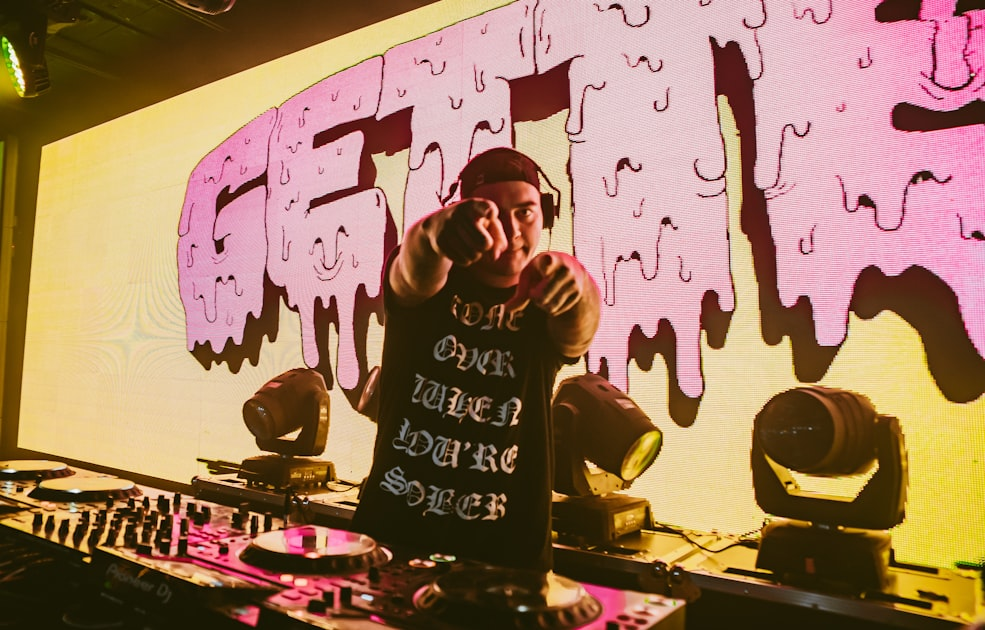 The Benefits of Hiring a DJ/MC Team